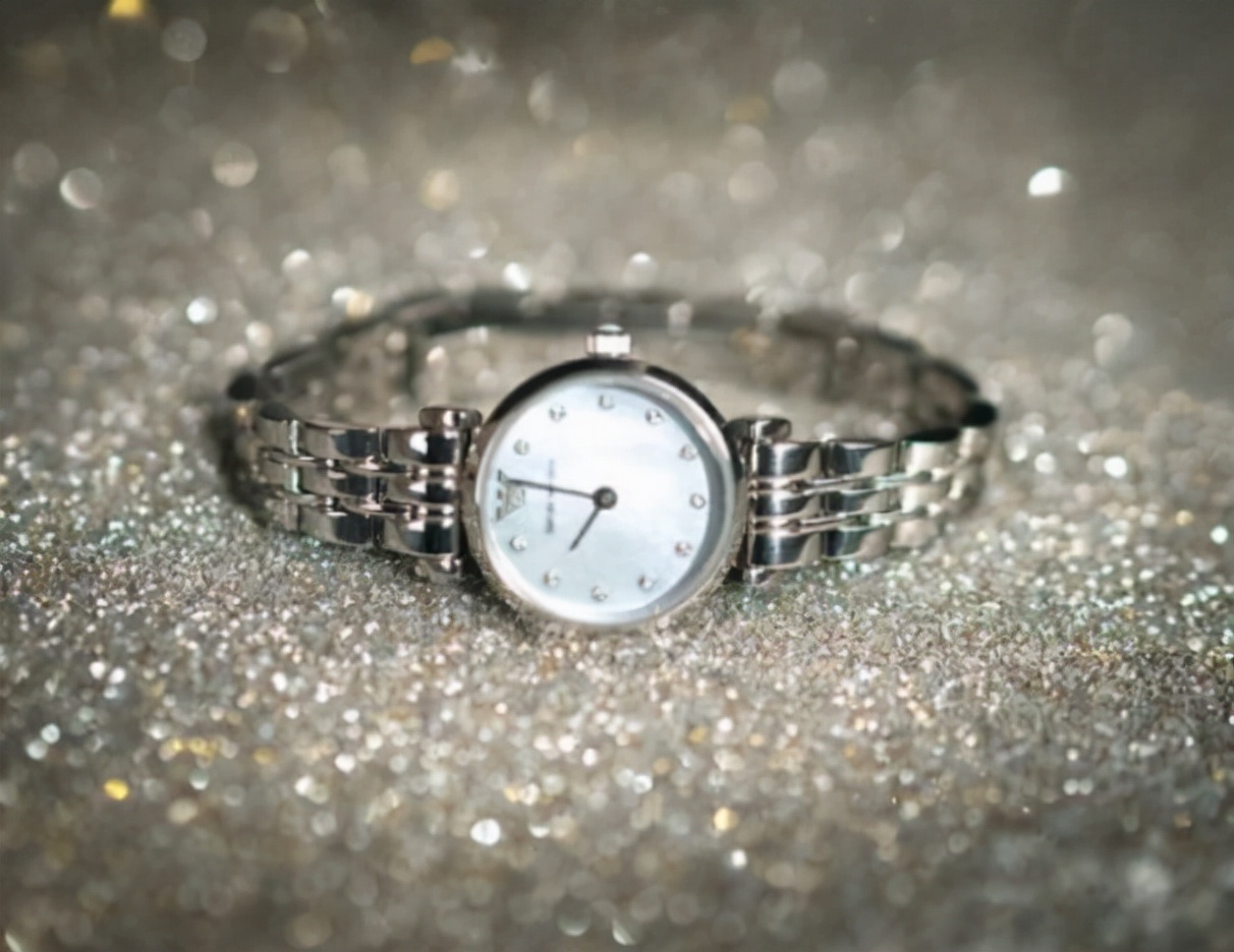 女朋友姐姐过生日送什么礼物合适,分手后女朋友过生日送什么礼物好