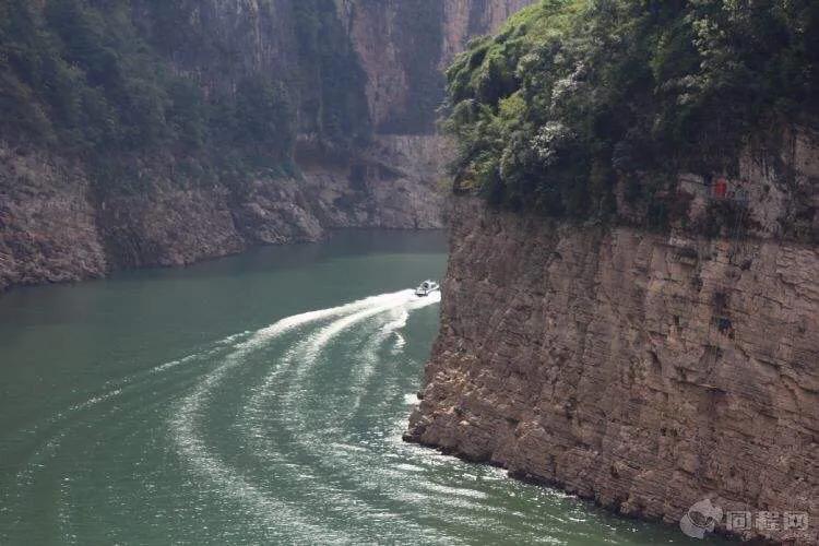 互文这种修辞手法有什么好处,互文是一种怎样的修辞手法