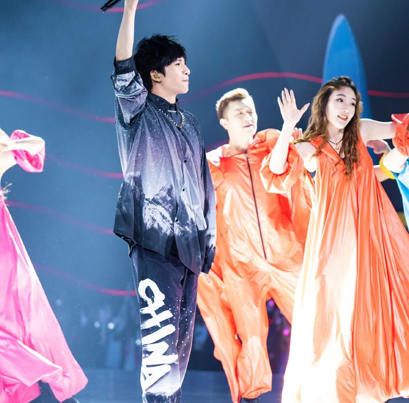 55盛典绝了，王心凌明道时隔16年合体，郎朗吉娜四手联弹燃爆全场