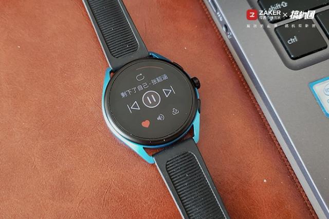 阿玛尼大直径三表盘手表,阿玛尼兔年特定款手表