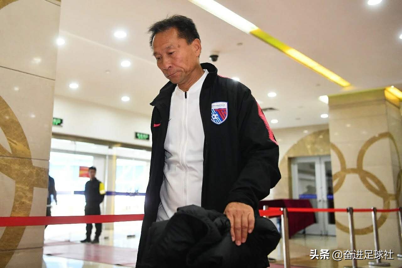 李玮锋天津泰达集锦,李伟峰谈天津足球