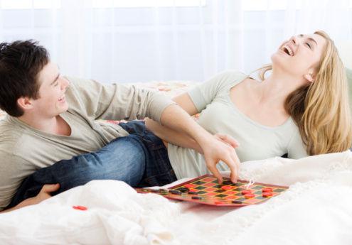 脸下面长痘痘是什么原因,女性下巴长痘痘是什么原因