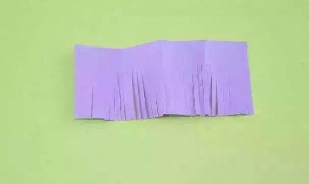 银杏叶手工花贴画幼儿园简单,彩色皱纹纸怎么做手工花幼儿园