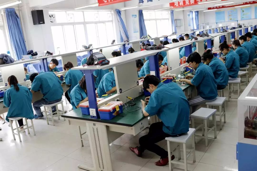 大学就业前景较好的十大专业,四个专业虽冷门但是铁饭碗好就业