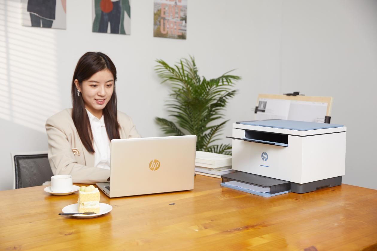 逃离朝九晚五，自由职业者靠什么养活自己？