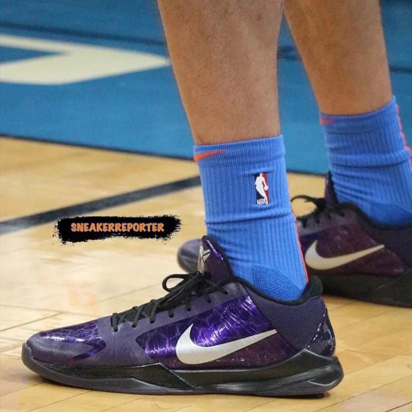 施罗德篮网上脚球鞋,施罗德上脚欧文球鞋