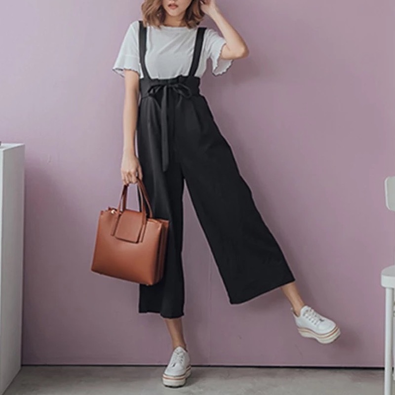 还在穿阔腿裤的你可能不知道，时髦精都悄悄穿起了束脚裤和背带裤