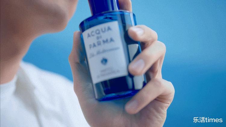 想躺在男人的怀里,想躺在男友怀里静静