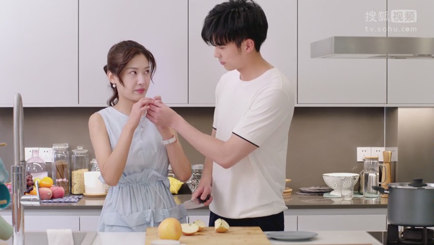 网友：凌氏诈骗集团又上线啦！8错，就是这个熟悉的调调