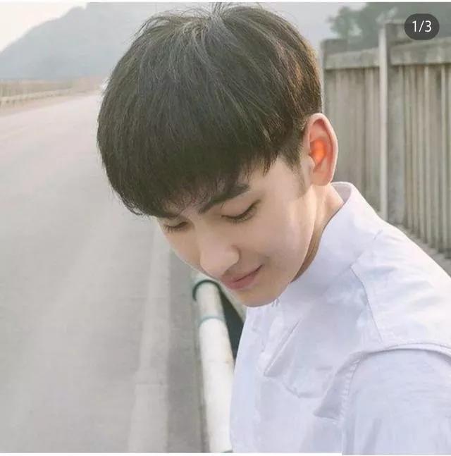 男士光头潮流发型,男士潮流卷发发型