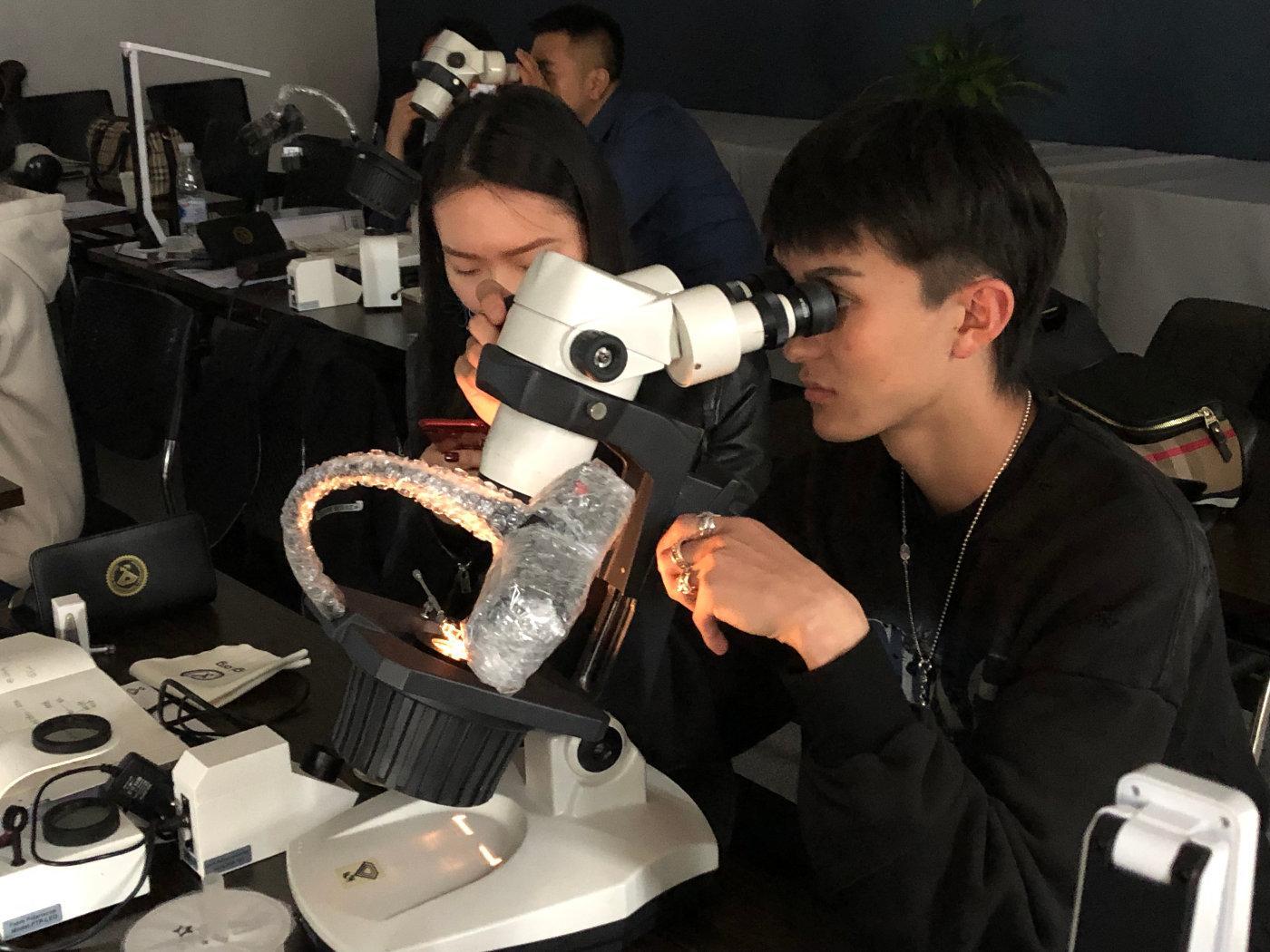 十大冷门高就业专业,未来十年急需人才的4大高薪专业