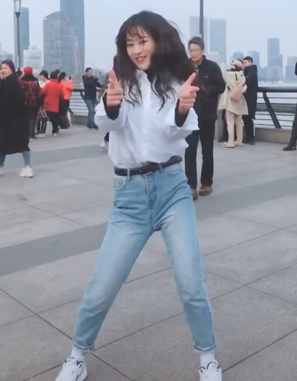 兔子鞋高帮搭配,兔子鞋应该怎么搭配