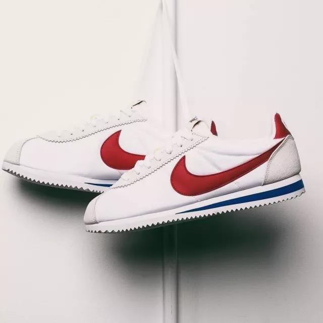 穿不了高跟鞋和硬底鞋,穿不了高跟鞋穿裙子搭配什么鞋