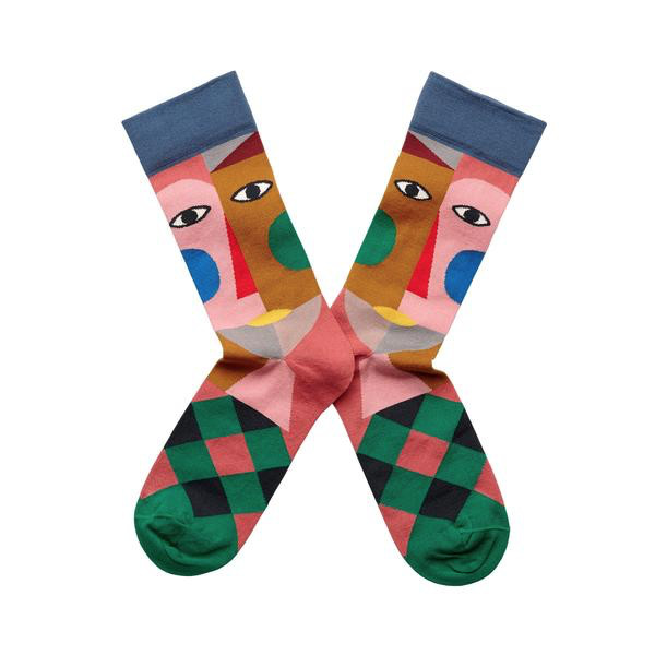 谁说袜子很无趣？BonneMaison，每一双袜子都存在强烈的故事感！