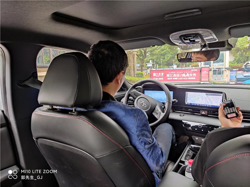 2020现代第七代伊兰特白色,小米社区新品季