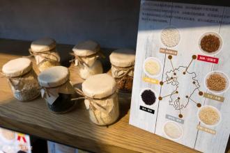 看日本老店的另类救赎！实体店还能这样玩？！