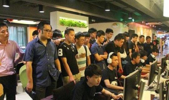 穿越火线13年老兵,回忆十年前的穿越火线悲伤事件