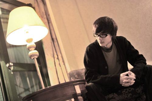 许嵩大学时期写歌,听着许嵩的歌长大的90后