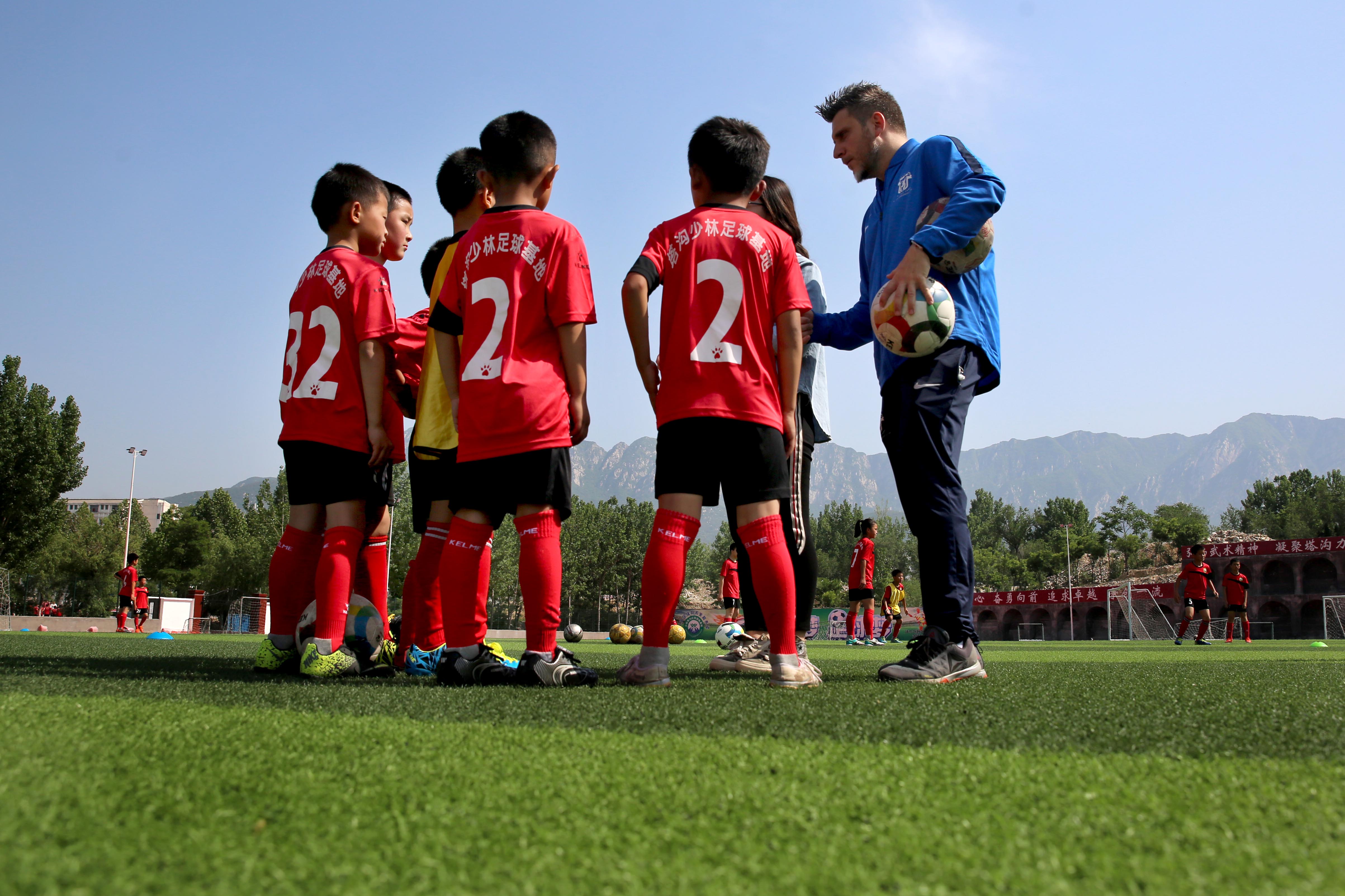 武术与足球关系,武术踢头