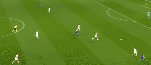 小球童捡球,热刺和小球童一球成名