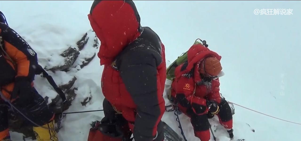 挑战不可能六旬老人家假肢攀岩,无腿老人攀登珠穆朗玛峰完整视频