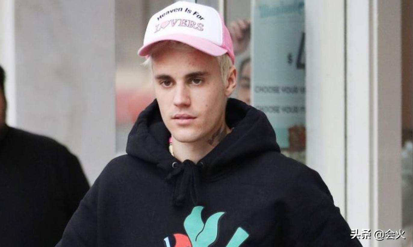 贾斯汀比伯因为哪首歌翻红,贾斯汀比伯给中国捐20万