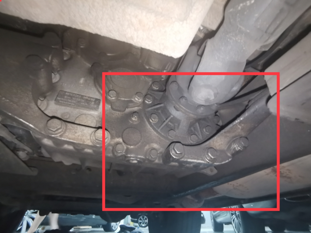 5年的奔驰C260还会贬值多少,十多年的奔驰g值得买吗