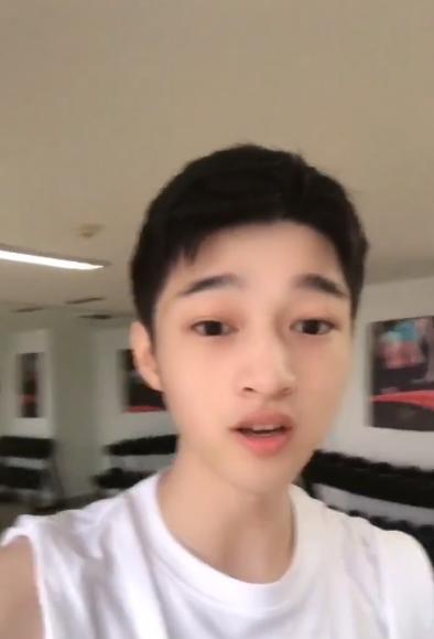 少东解说和平精英团队竞技,虎牙直播和平精英少东