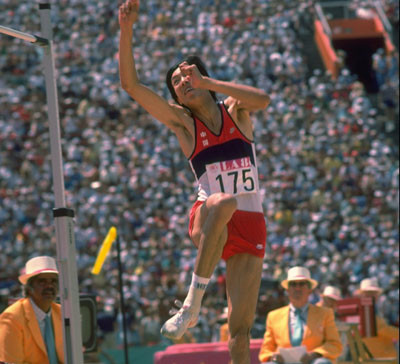 跳高世界纪录还是朱建华保持的吗,跳高运动员朱建华破纪录是哪年