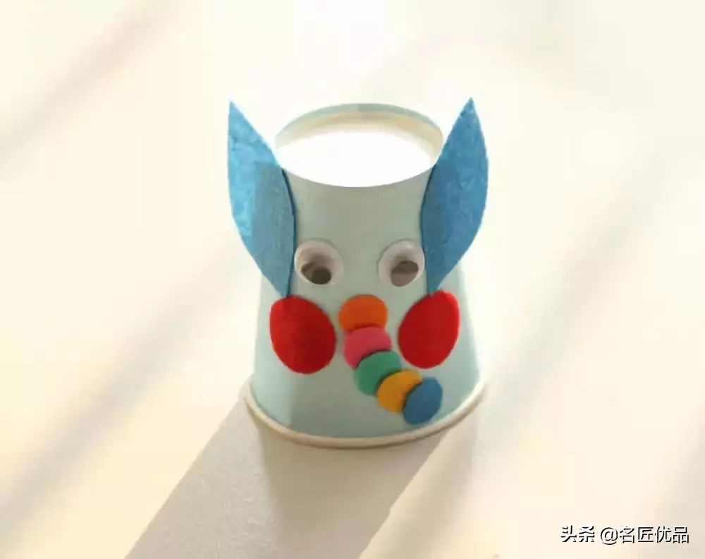 用两个纸杯手工制作纸杯娃娃,用纸杯做的纸杯手工