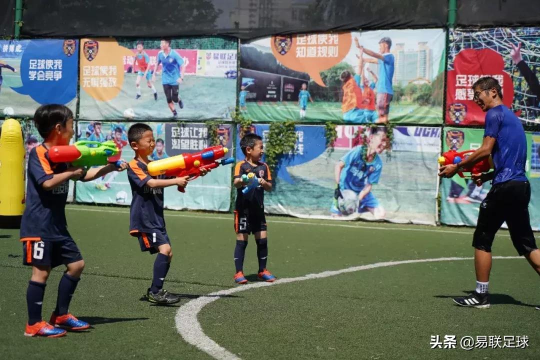 易联足球秋季班报名,易联梯队训练赛