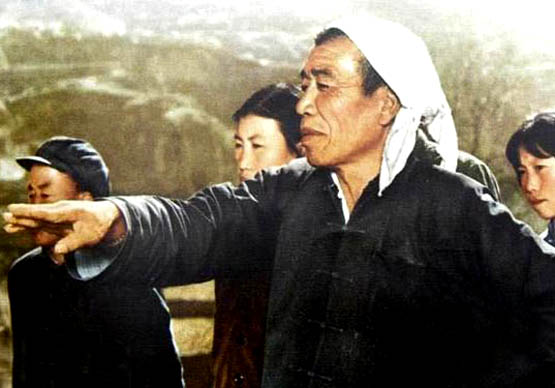 农民总理*永贵陈**，不要女服务员，说年轻的不方便，年老的不合适