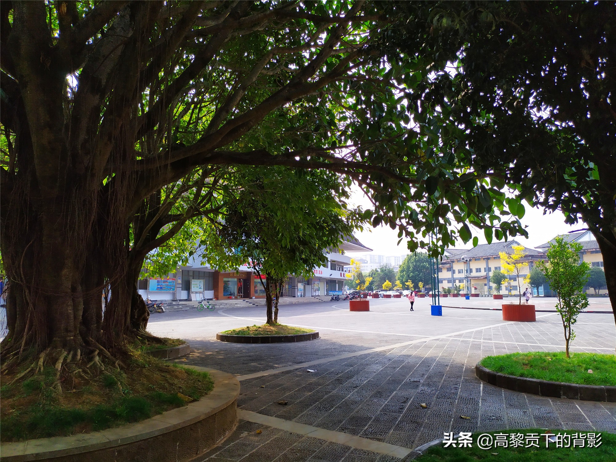 云南腾冲偶遇篮球赛顺便看看腾冲的体育设施如何？