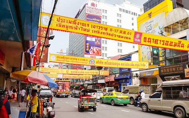 华人将春节文化带到世界各地,泰国的最疯狂节日