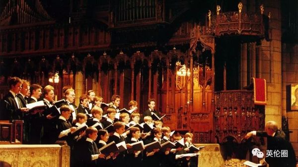 一年48万，奶茶妹妹要读剑桥MBA？这张学生卡信息量也太大