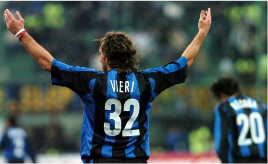 足坛历史上最厉害的三个人,足坛三个火枪手是谁