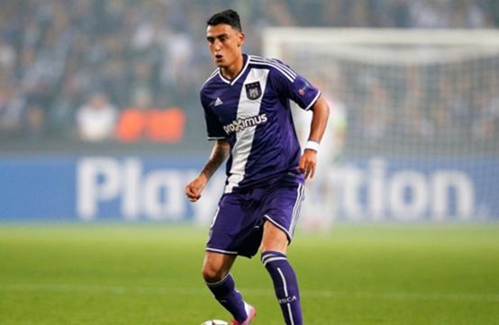 与梅西并列第一的阿根廷球员,梅西与阿根廷国家队小将合影