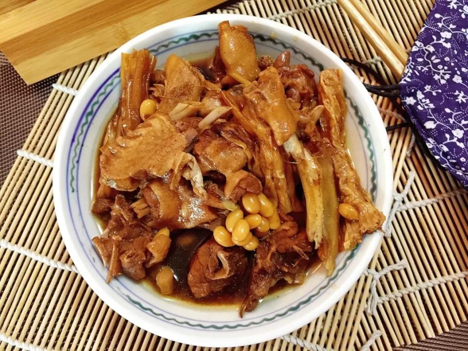 秋季养生鸭汤清燥润肺,鸭子煲什么健脾祛湿