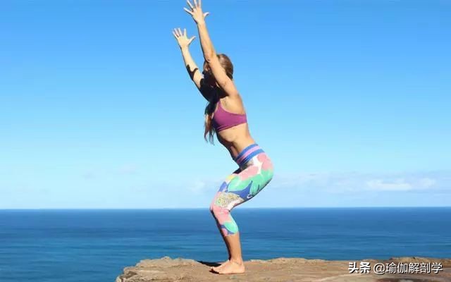 初学瑜伽必练8个基础瑜伽体式,瑜伽初学入门18个基础体式