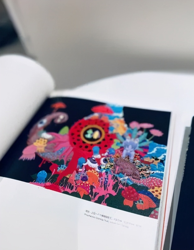 深圳灯光秀与武汉灯光秀,春光无限好深圳