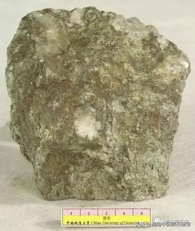 月球陨石与地球矿石的区别,月球陨石和矿石有什么区别