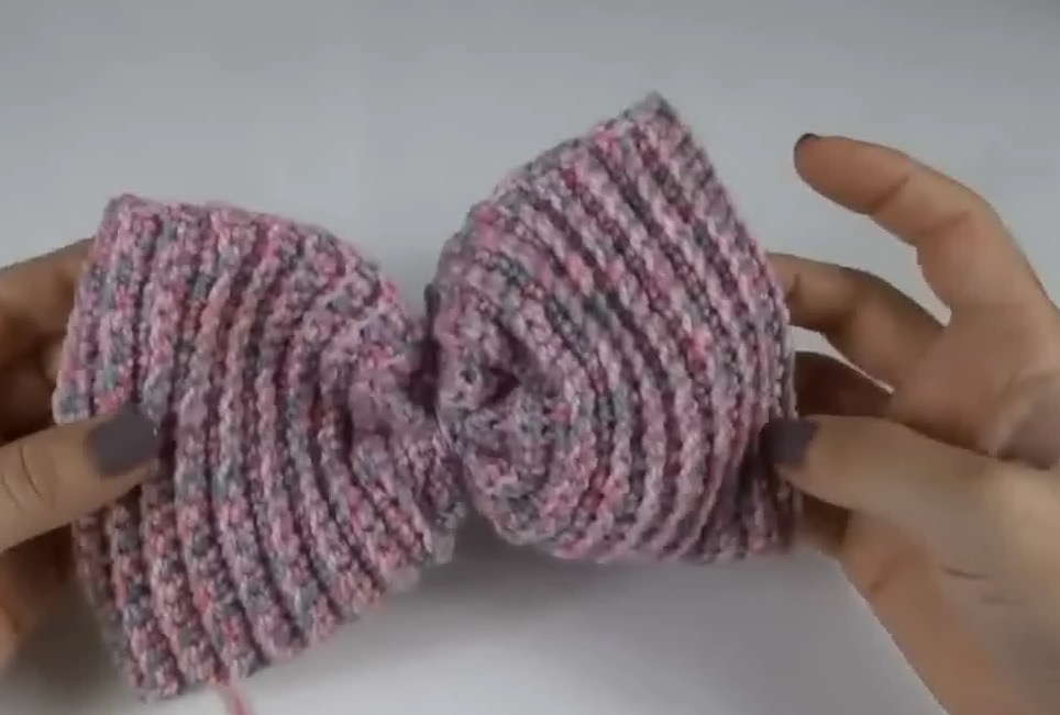 女帽子秋冬款针织带蝴蝶结,早秋蝴蝶结针织开衫套装裙