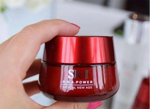 补水保湿效果最好的公认的面霜,补水保湿效果比较好的老牌面霜