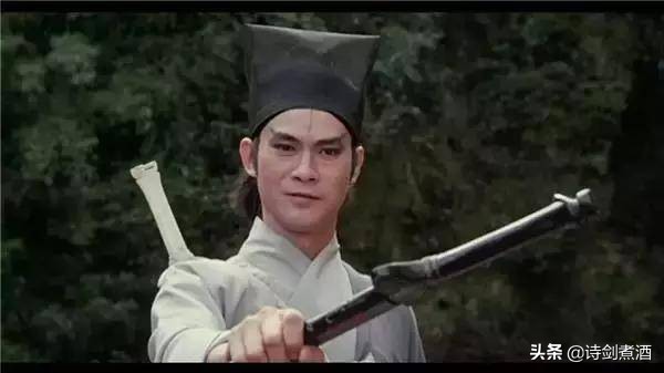 剑成四海少敌兵，三尺白雪丈八废：刀剑谁更厉害，看完不再纠结