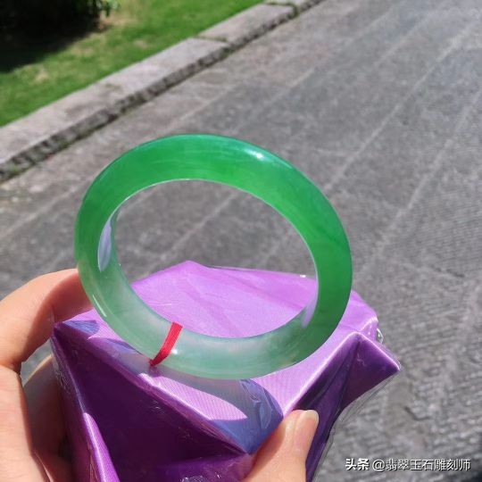 结婚三金选择黄金还是彩金,结婚金首饰怎么挑选