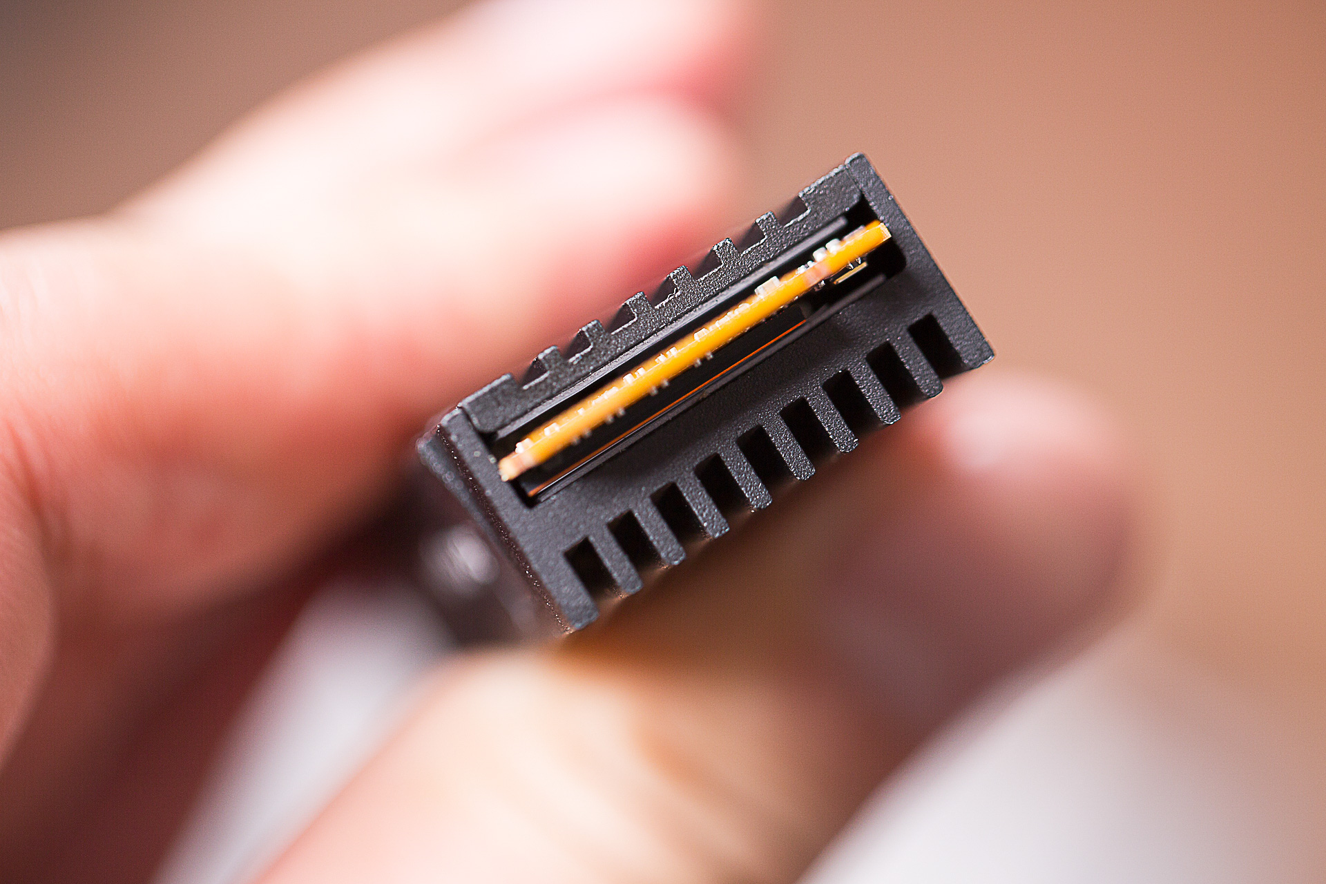 年末搭建一台X299的工作站主机应该怎么选配置？