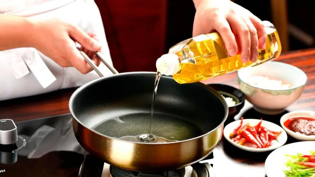 不粘锅涂层是否有毒如何鉴别,有不粘锅涂层的锅有毒吗