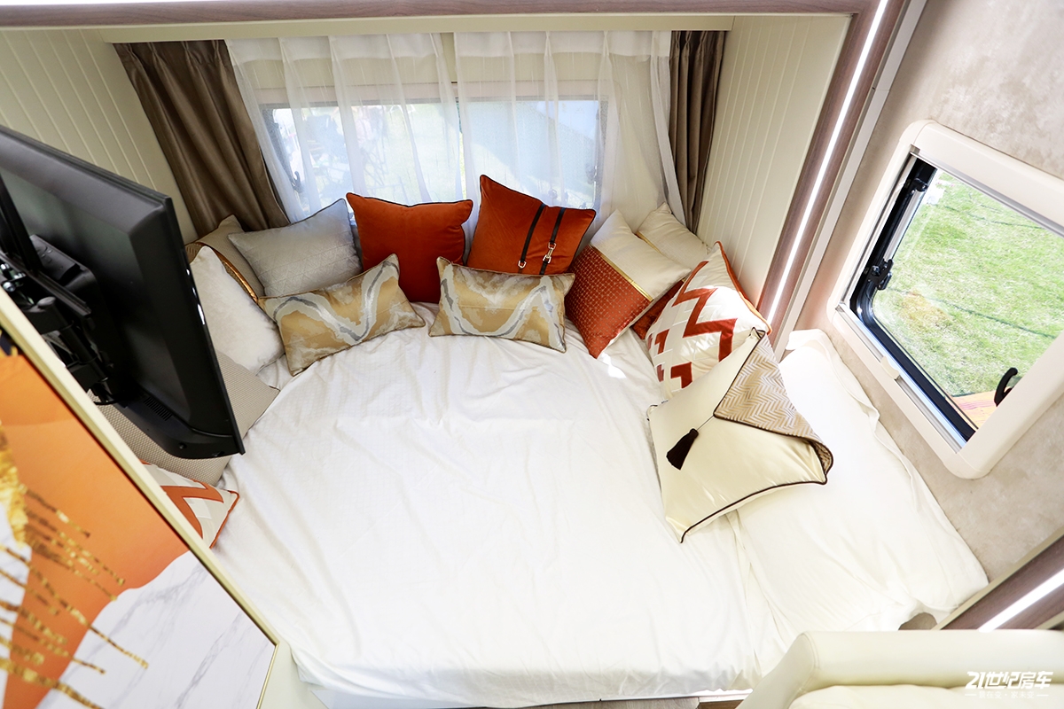 上汽大通maxusv90别墅版房车,大通原厂v90c型房车2021旗舰款