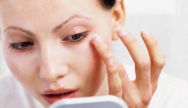 48岁贾静雯状态惊艳美貌依旧,贾静雯如何保持自己的颜值和身材