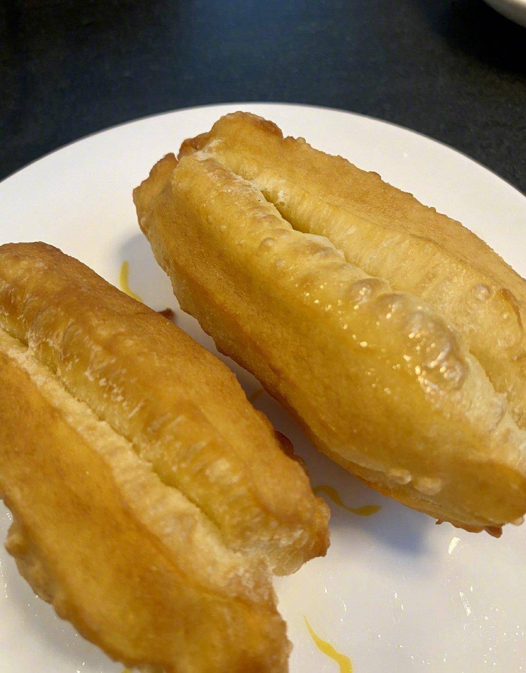 何炅蛋糕，鹿晗油条，宋茜面条，明星们宅家美食大赏？